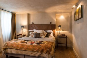 3 bedrooms, desk, iron/ironing board, WiFi