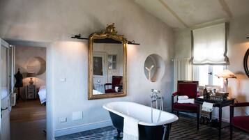 3 Schlafzimmer, Schreibtisch, BĂŒgeleisen/BĂŒgelbrett, WLAN