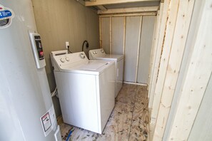 Laundry - Hays St #B Near Downtown Guest Studio (San Antonio)