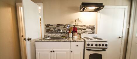 Studio (1 Bedroom) | Eget kök | Kylskåp, mikrovågsugn, ugn och diskmaskin