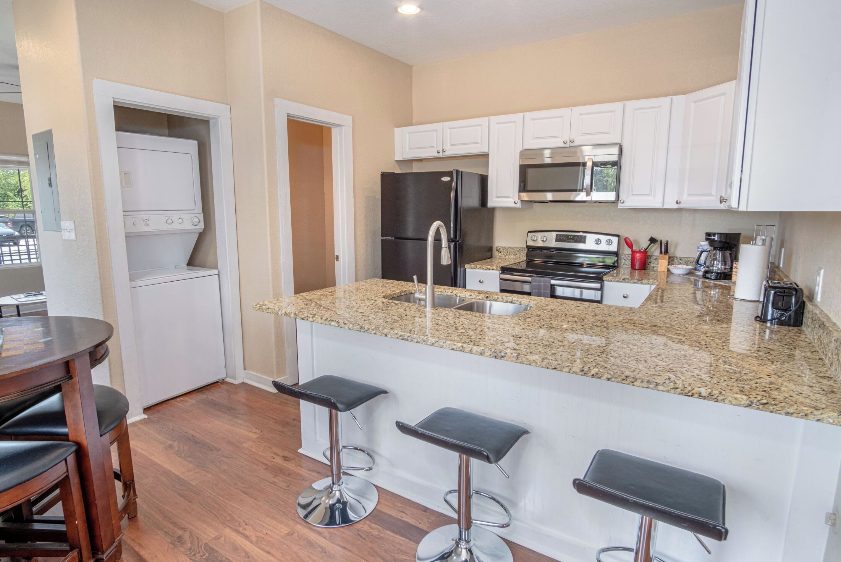 独立别墅 (2 Bedrooms) | 私人厨房 | 冰箱、微波炉、烤箱、清洁用品