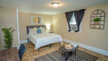 Apartment (1 Bedroom) | 1 bedroom, laptop workspace, iron/ironing board, bed sheets