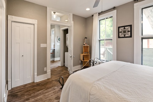 Restored Historic 2br/1.5ba House Near Downtown