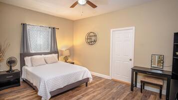 House (3 Bedrooms) | 3 bedrooms, laptop workspace, iron/ironing board, free WiFi