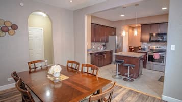 House (3 Bedrooms) | Dining