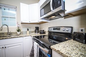 ตู้เย็น, ไมโครเวฟ, เตาอบ, เครื่องล้างจาน