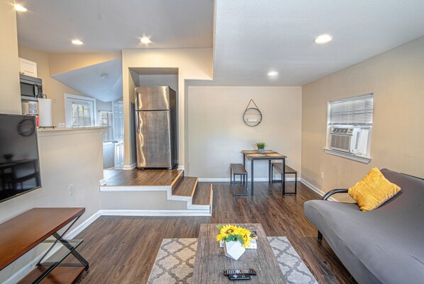 Interior - Remodeled Guest House Near Downtown/military Base (San Antonio)