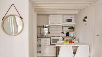 City Apartment, Annex Building | Private kitchen