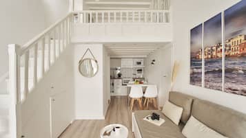 Kaupunkihuoneisto, lisärakennuksessa | Oleskelualue | Taulutelevisio