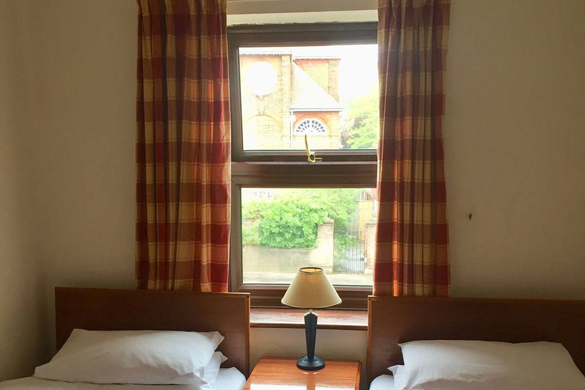 Twin Room, Private Bathroom | Iron/ironing board (on request), WiFi (free), bed sheets