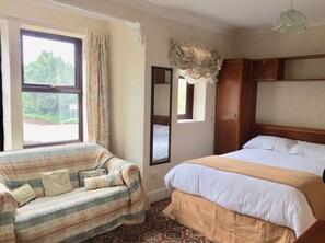 Chambre Familiale (with Shower)