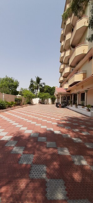 Exterior - Sai Ranga Hotel &  Residency (Puttaparti)