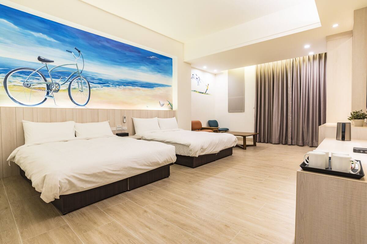 Comfort Quadruple Room | Desk, blackout curtains, soundproofing, free WiFi