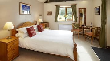 Gowland Studio Room | Individually decorated, individually furnished, desk, laptop workspace