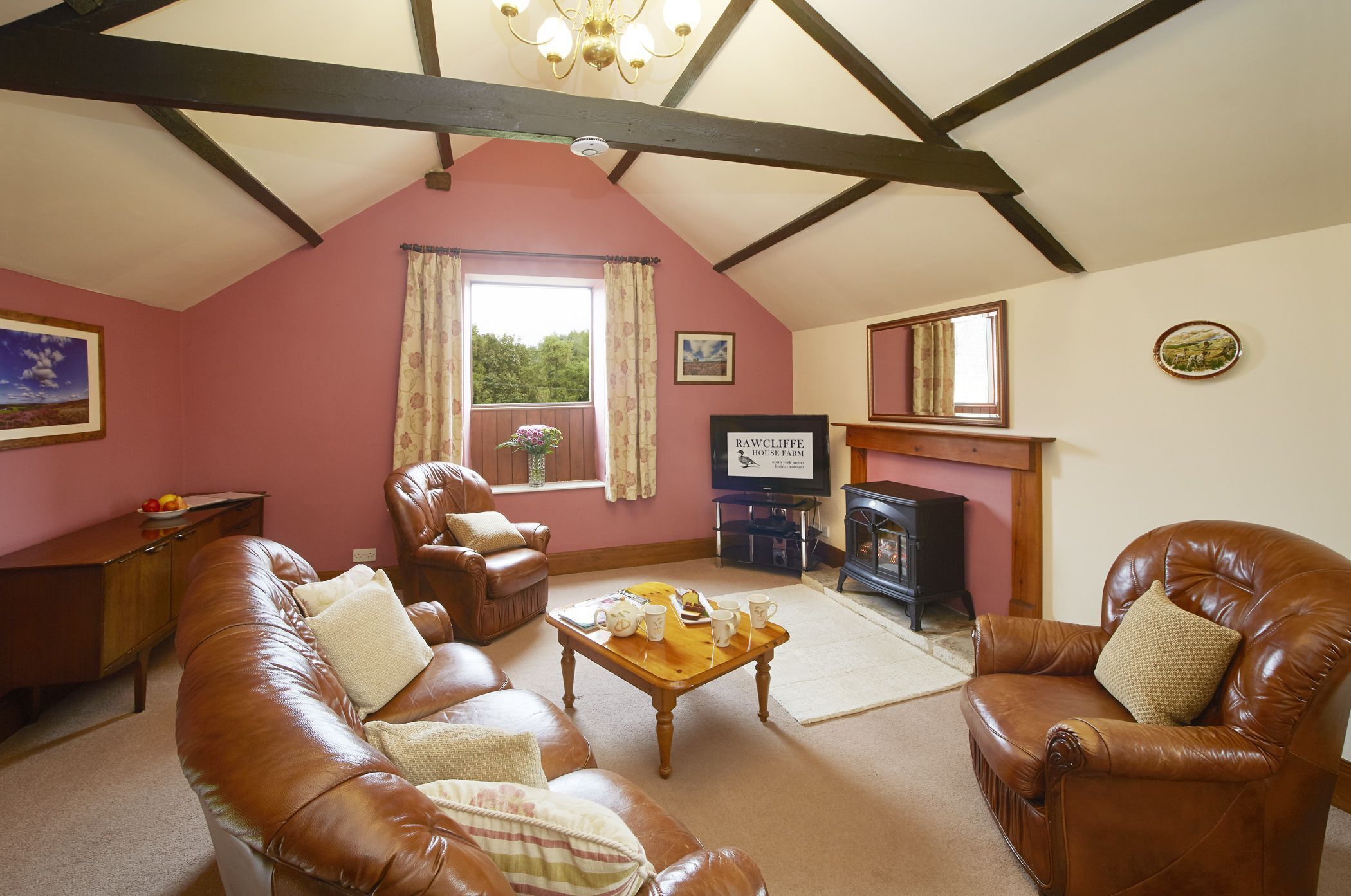 Pye Corner- 2 Bedroom Cottage | Living room | Flat-screen TV