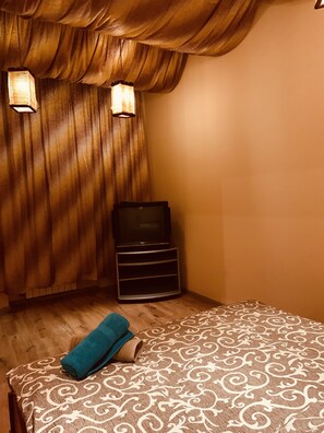 Desk, iron/ironing board, rollaway beds, free WiFi - Moisha Apartment Kotlyarskaya 10-8 (Lviv)