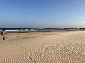 Beach nearby, sun loungers