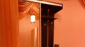 Apartment | Iron/ironing board, free WiFi, bed sheets - Moisha Apartment Kotlyarskaya 10-22 (Lviv)