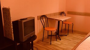 Apartment | Iron/ironing board, free WiFi, bed sheets - Moisha Apartment Kotlyarskaya 10-22 (Lviv)