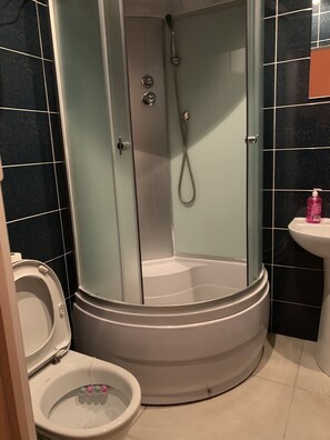 Studio | Bathroom - Moisha Apartment Kotlyarskaya 10-28 (Lviv)