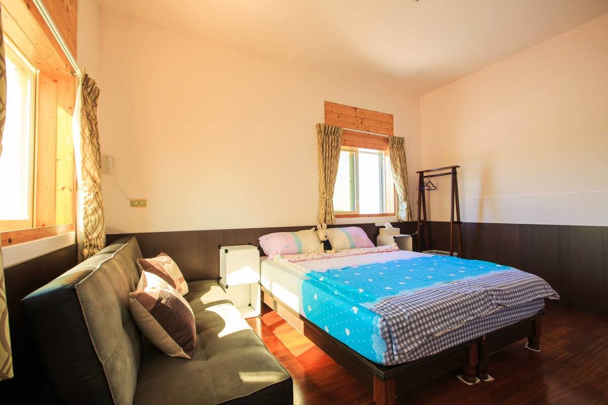 Habitación doble estándar | Cortinas blackout, wifi gratis y ropa de cama