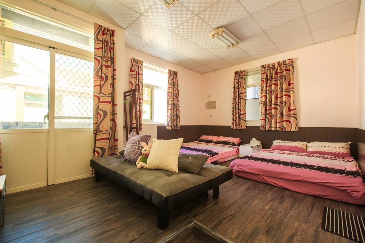 Standard Quadruple Room | Blackout drapes, free WiFi, bed sheets