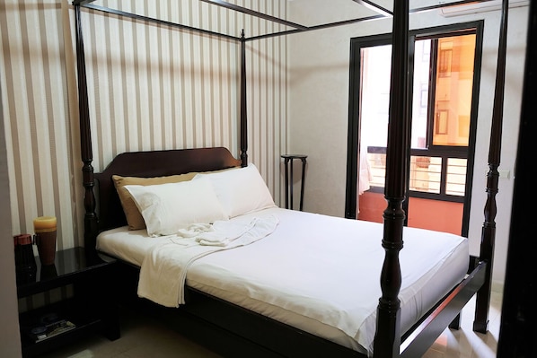 3 bedrooms, WiFi, bed sheets, wheelchair access