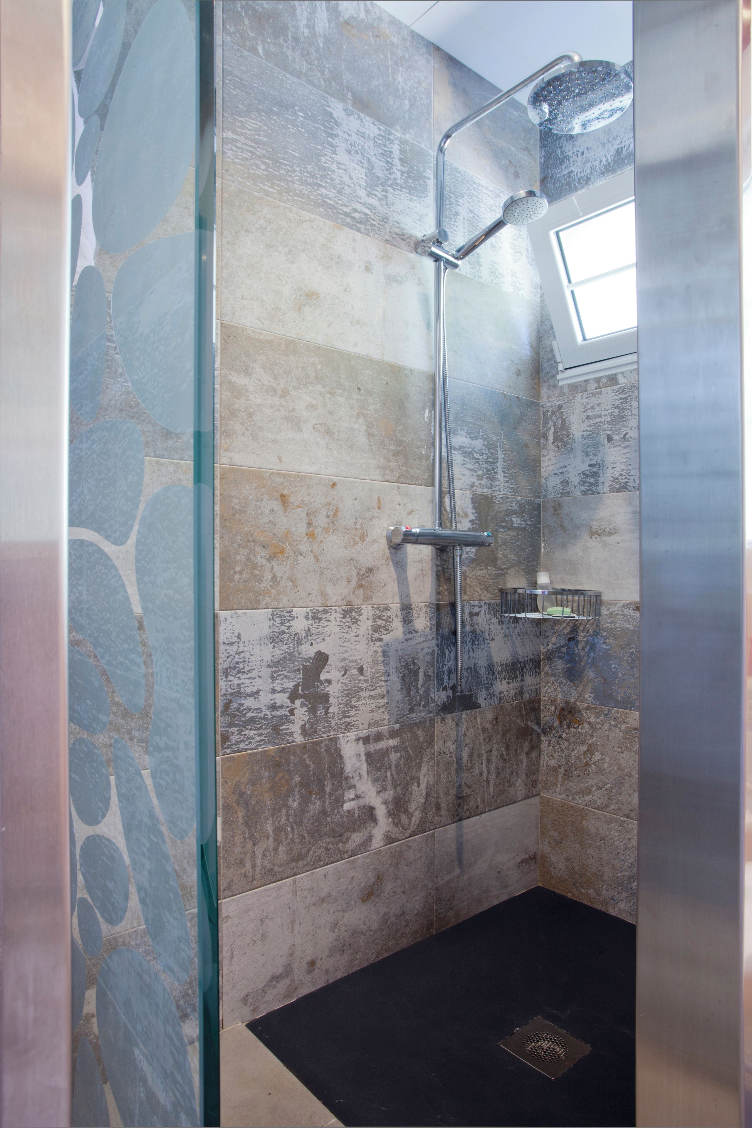 superior double room, 2 single beds | bathroom | free toiletries, towels