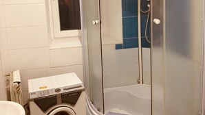 Unclassified image, 2 of 9, button - Moisha Apartment Kotlyarskaya 5-30 (Lviv)