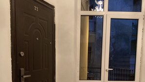 Unclassified image, 3 of 9, button - Moisha Apartment Kotlyarskaya 5-30 (Lviv)