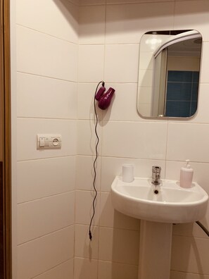 Apartment | Bathroom