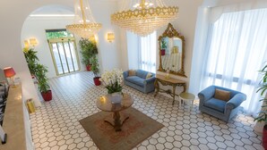 Lobby sitting area - Hotel Milton Roma (Rome)