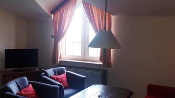 Superior-Apartment, eigenes Bad (Ferienwohnung, 4-5 Betten) | 1 Schlafzimmer