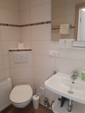 Bathroom - Haus Seeblick (Neuwerk)