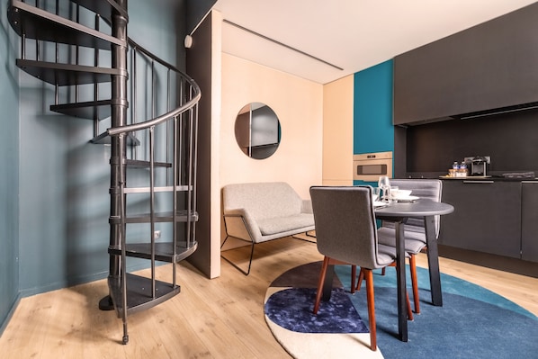Superior Apartment, Ensuite, Courtyard View (Le Beffroi) | Living area