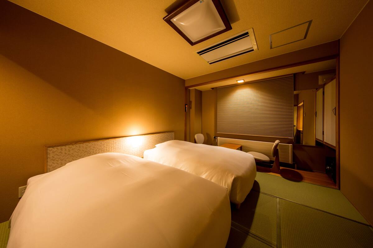 Twin Room | In-room safe, free WiFi