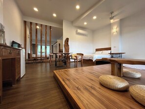 Family Room | Individually furnished, desk, blackout curtains, free WiFi - Taroko Dan Aigle (Xiulin)