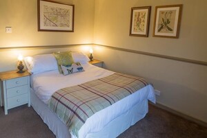 Habitación con 1 cama doble o 2 individuales | 7 dormitorios, tabla de planchar con plancha, wifi gratis y ropa de cama