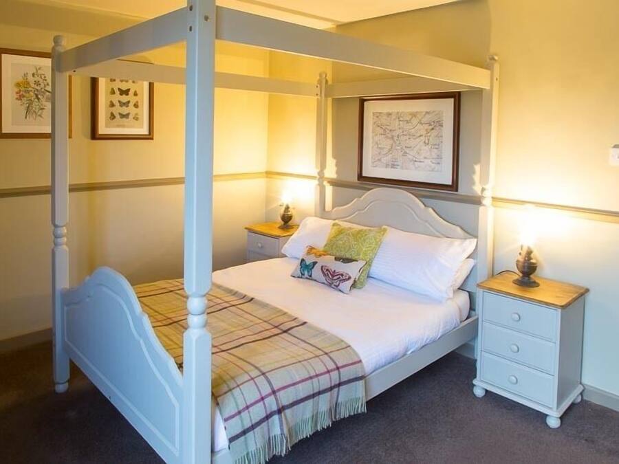 Double or Twin Room | 7 bedrooms, iron/ironing board, free WiFi, bed sheets