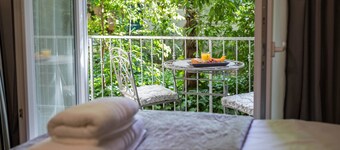 Luxury Rooms With Balcony