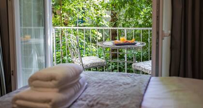 Luxury Rooms With Balcony