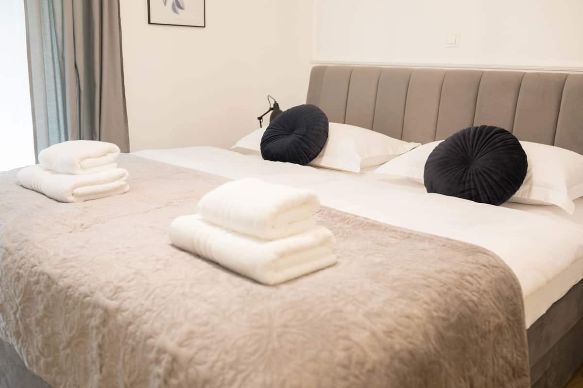 Deluxe Room | Ruang tamu | TV Pintar