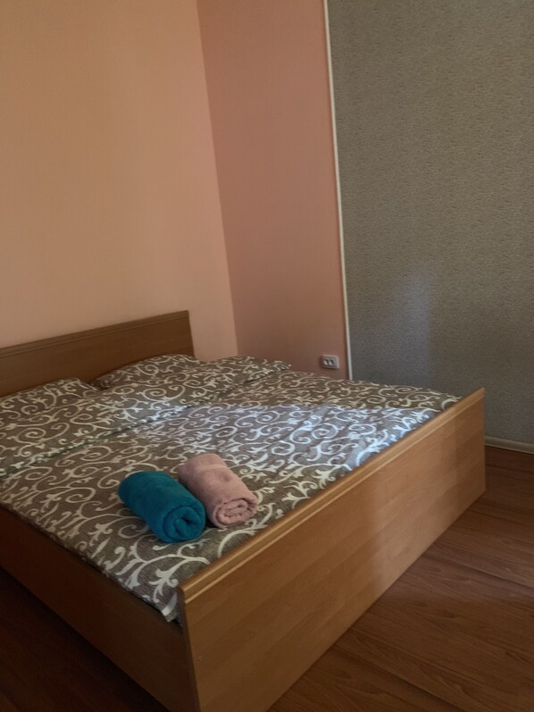Iron/ironing board, rollaway beds, free WiFi, bed sheets