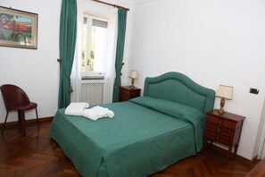 雙人房, 按摩浴缸 (CAMERA VERDE) | 書桌、免費 Wi-Fi、床單