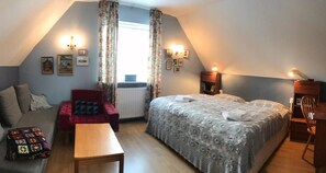 Triple Room, Shared Bathroom (Sveita) | Blackout drapes, soundproofing, free WiFi, bed sheets - Sel Guesthouse (Selfoss)