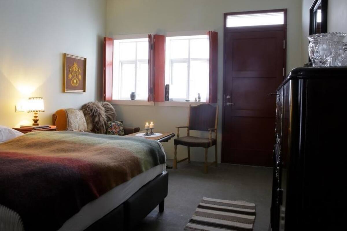 Triple Room, Private Bathroom (Rauði/græni fiskur) | Blackout drapes, soundproofing, WiFi (free), bed sheets