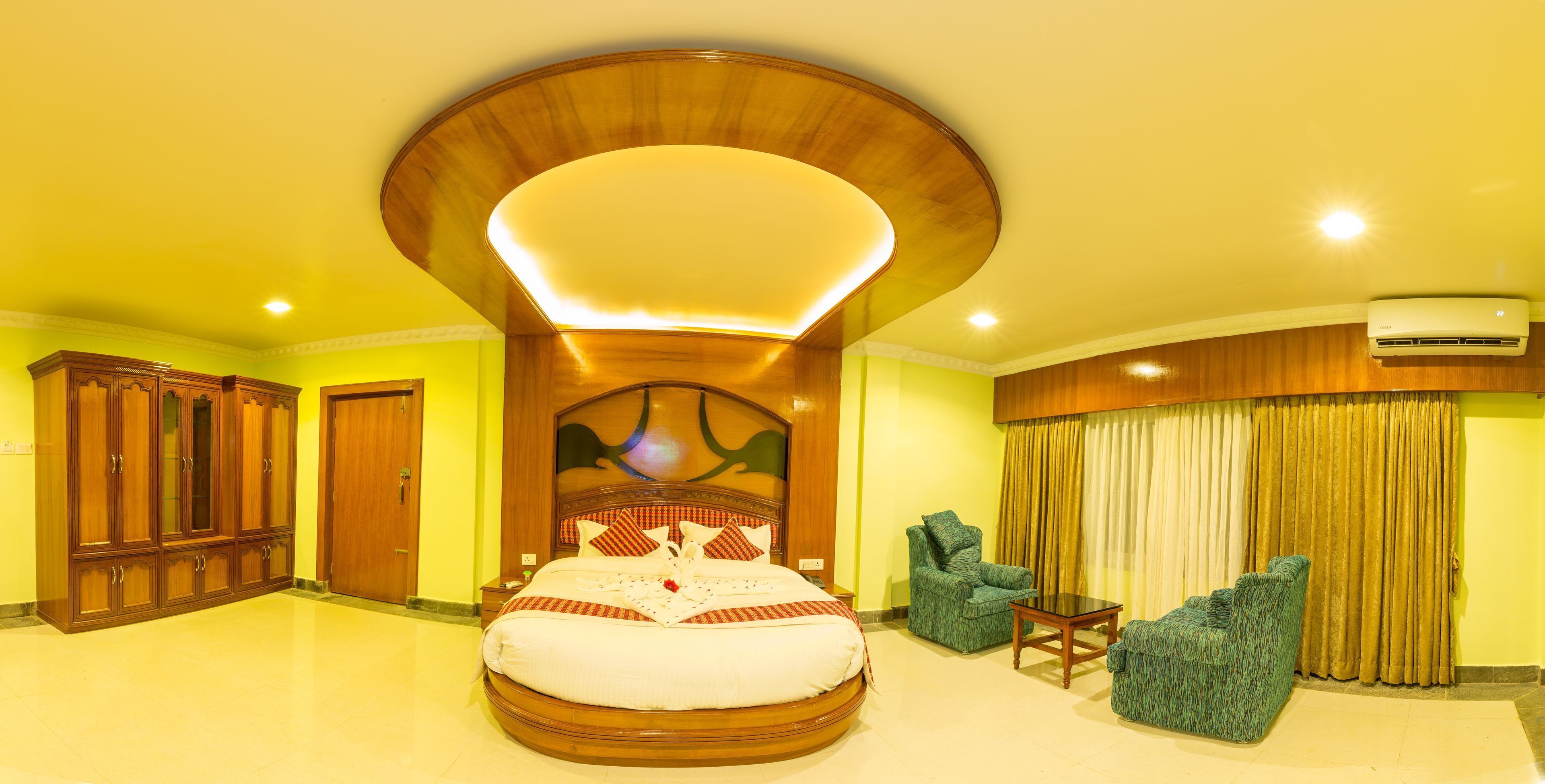 Premium bedding, individually decorated, individually furnished, desk