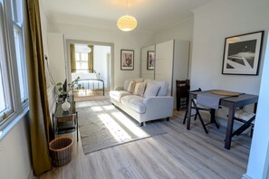 Superior House, Private Bathroom, City View (30 Rodney Street) | 6 bedrooms