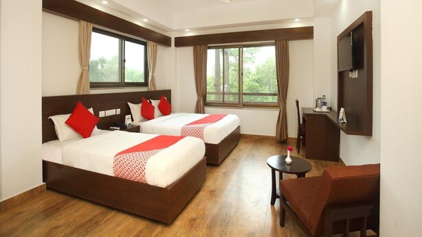 Soundproofing, iron/ironing board (on request) - Hotel Aloka Inn (Lumbini)