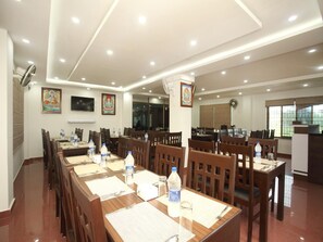 International cuisine - Hotel Aloka Inn (Lumbini)